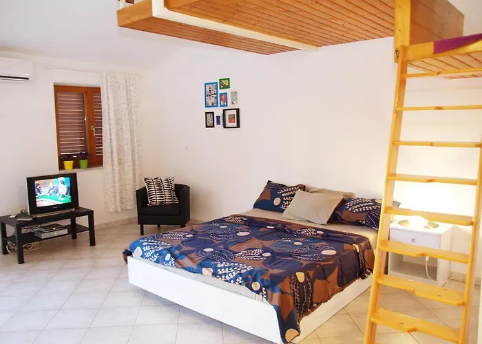 Family Friendly Pola